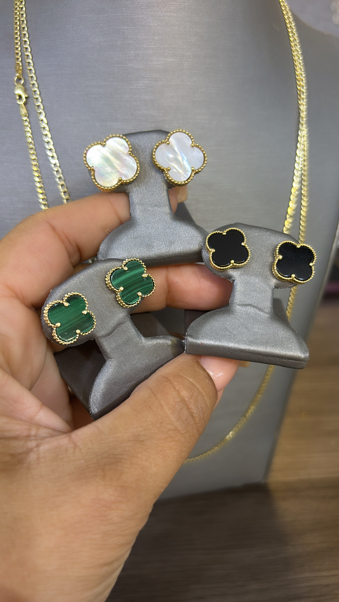 Aretes